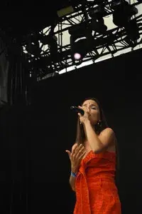 L'Onada | JUDIT NEDDERMAN