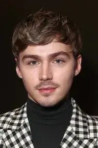 Miles Heizer